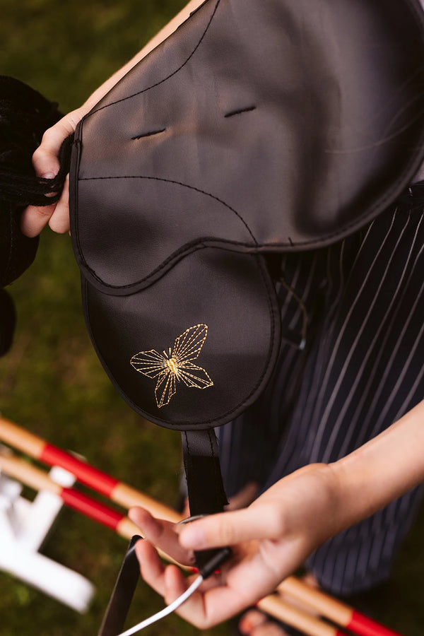 byAstrup - Stick Horse Saddle - Rollenspiele auf ein höheres Niveau bringen