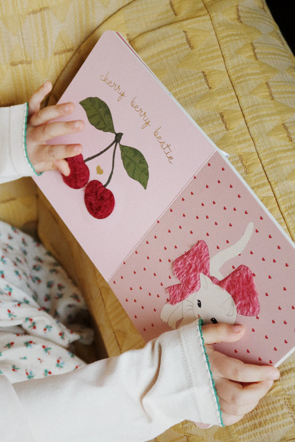 Konges Slojd - Feel Book - Livre à toucher et à sentir - Stimuler les sens