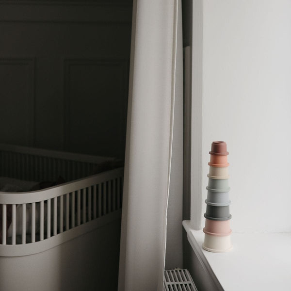 Mushie - Boîte cadeau Baby Toys Original- Ringtower - Tasses à empiler - Bateaux